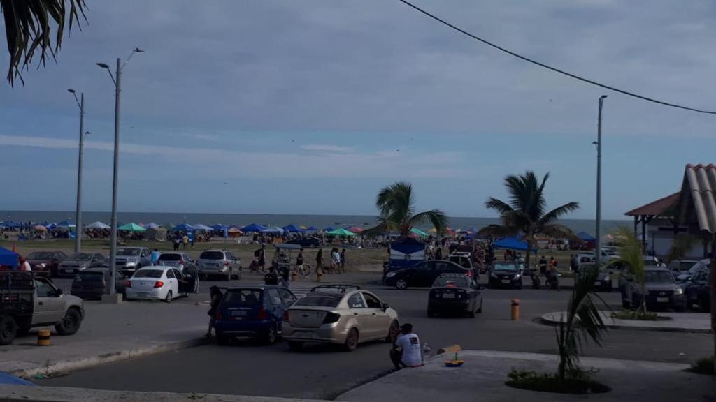 Frente A La Playa Appartement *